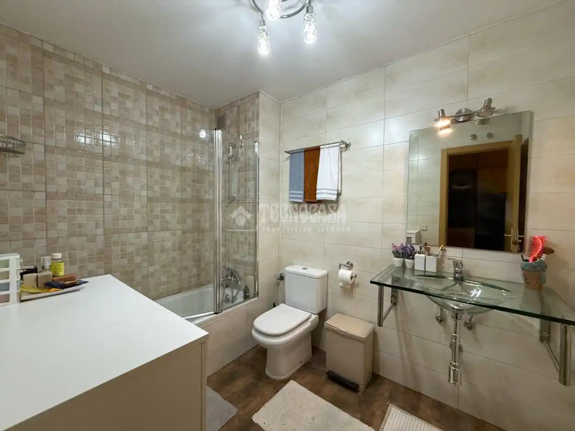 Baño de Piso en venta en Alcalá de Henares con Aire acondicionado y Terraza