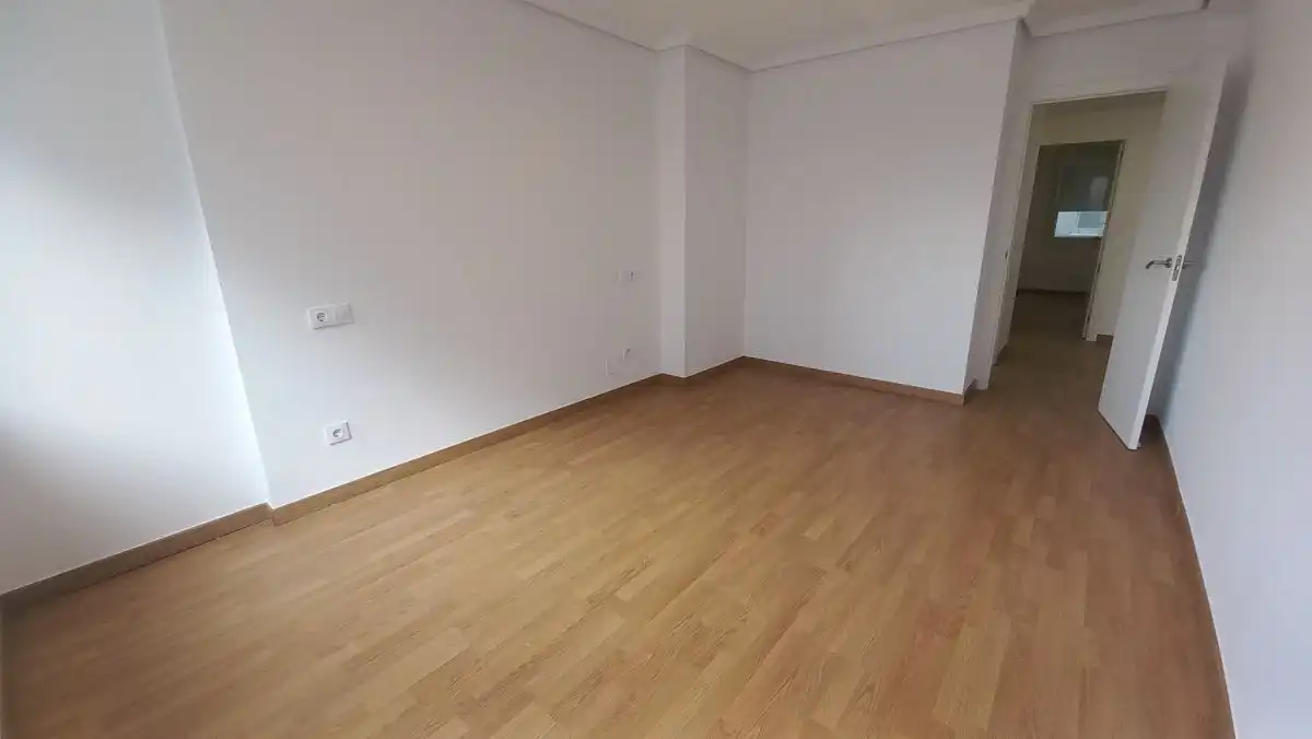 Wohnung zur Miete in A Coruña Capital  mit Heizung und Parkett