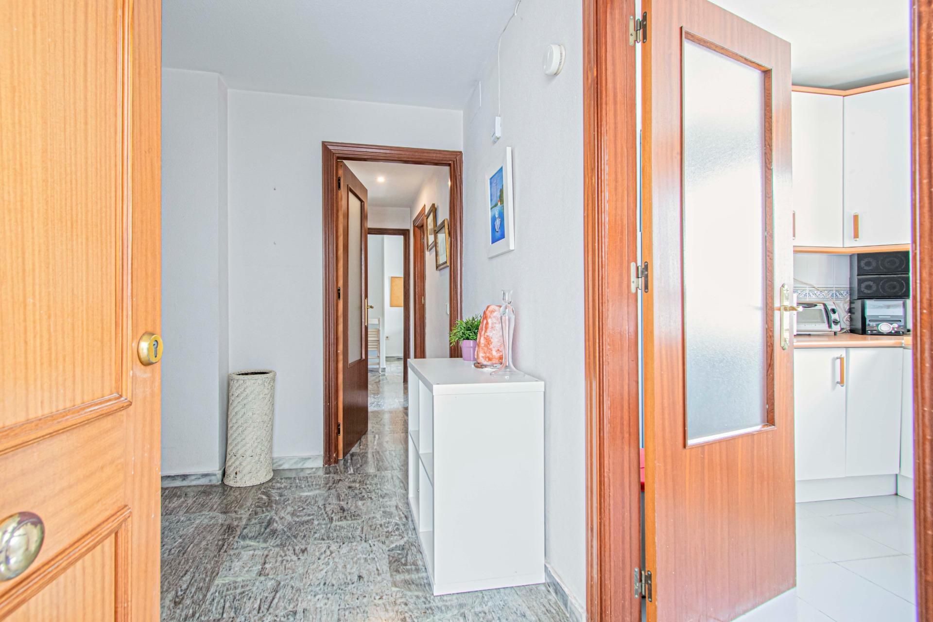 Flat for sale in  Sevilla Capital  with Air Conditioner and Community pool