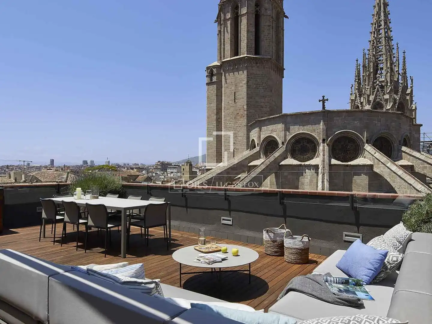Terrasse von Dachboden zum Verkauf in Barcelona mit Klimaanlage, Heizung und Parkett