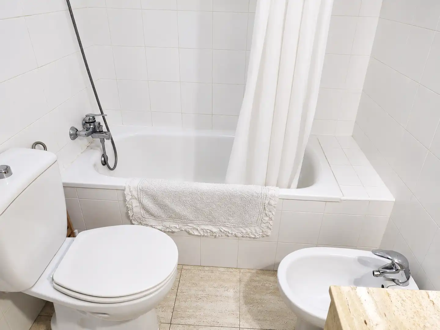 Flat for rent in Calle Pedro Rodríguez-Parets, Valdenoja