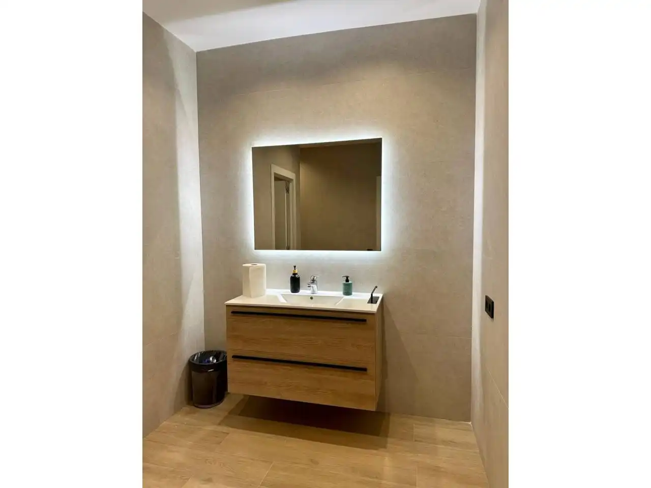 Badezimmer von Wohnung zum Verkauf in Gavà mit Klimaanlage, Heizung und Balkon
