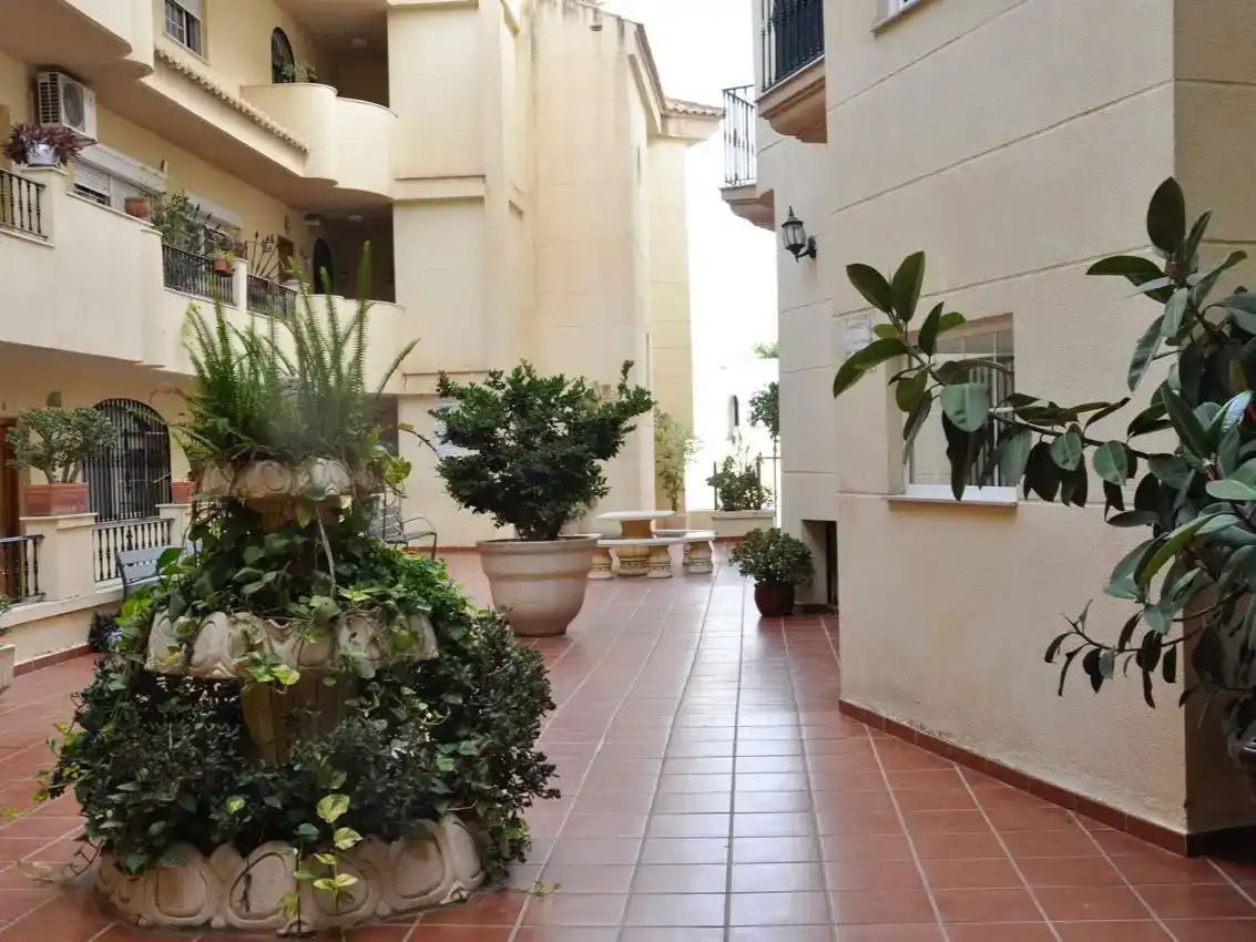 Terrassa de Pis de lloguer en Fuengirola amb Aire condicionat, Piscina i Balcó