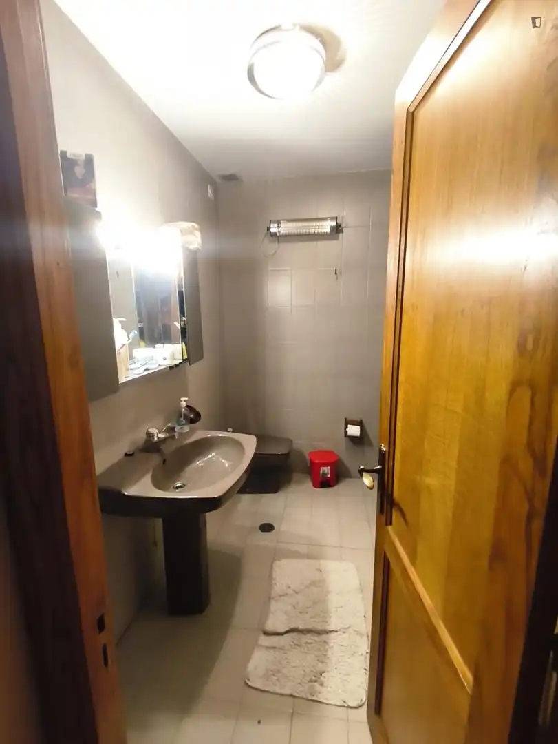 Baño de Casa o chalet para compartir en A Pobra de Trives  con Calefacción, Amueblado y Horno
