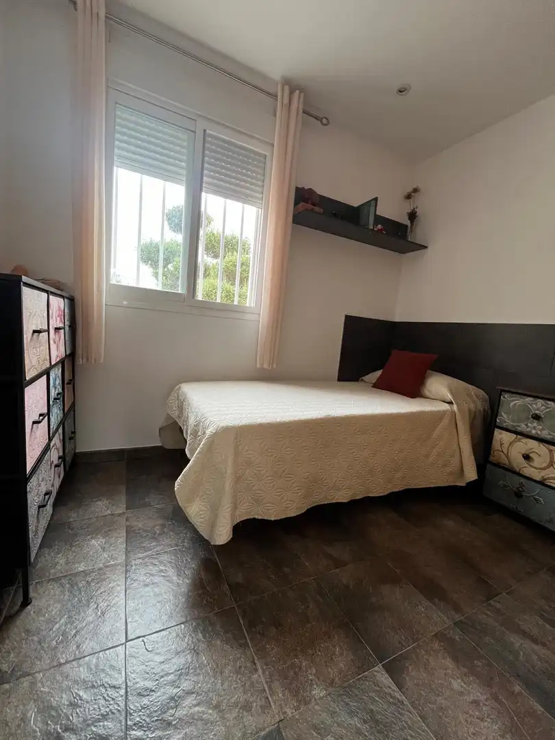 Schlafzimmer von Haus oder Chalet zum Verkauf in Castellón de la Plana / Castelló de la Plana mit Klimaanlage, Schwimmbad und Möbliert
