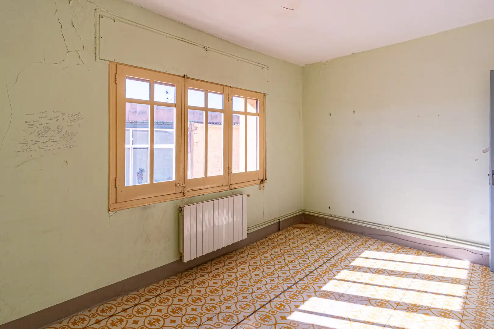 Bedroom of Detached homes for sale in Llers  with Air Conditioner, Heating and Terrace