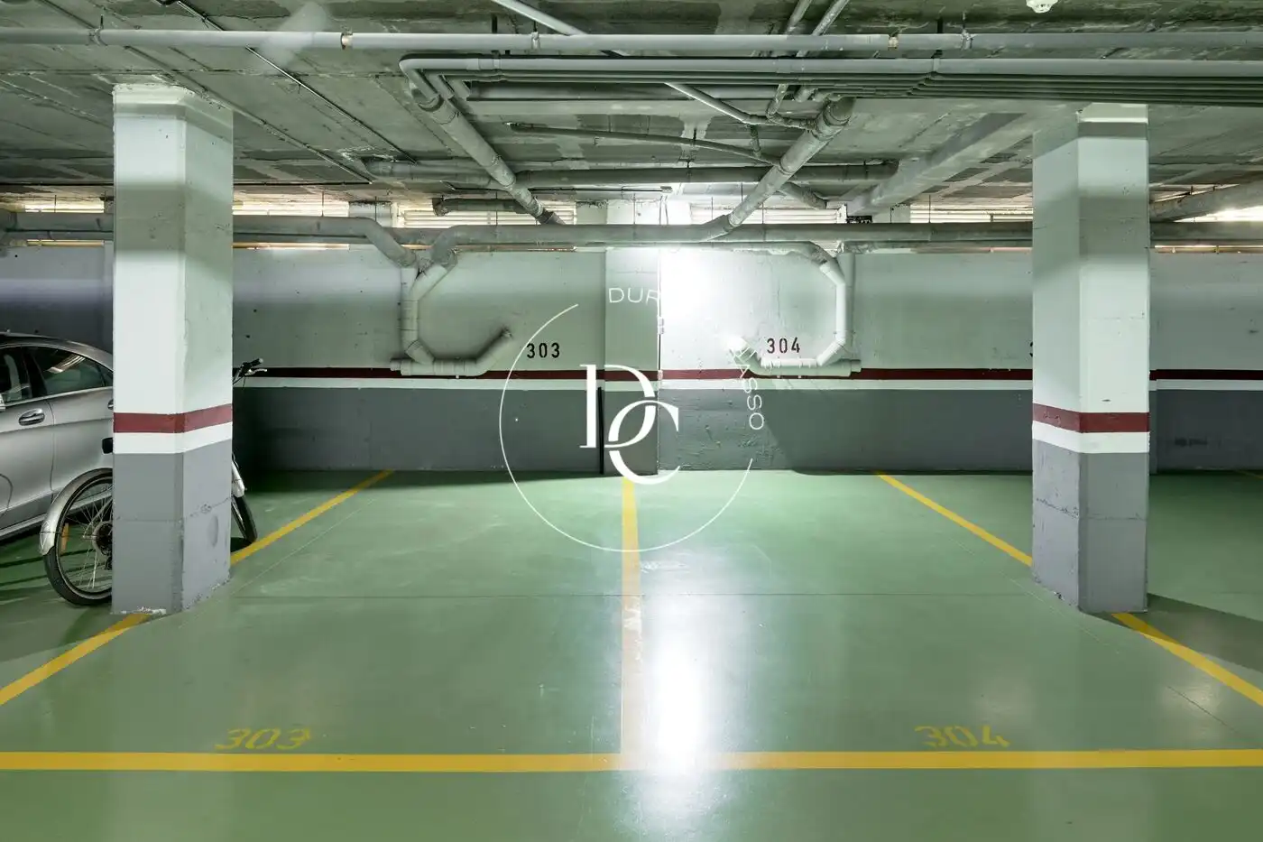 Parking de Piso en venta en Sitges con Aire acondicionado, Calefacción y Jardín privado