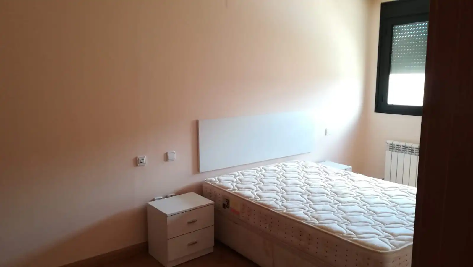 Bedroom of Flat for rent in Cuenca  with Air Conditioner, Heating and Parquet flooring