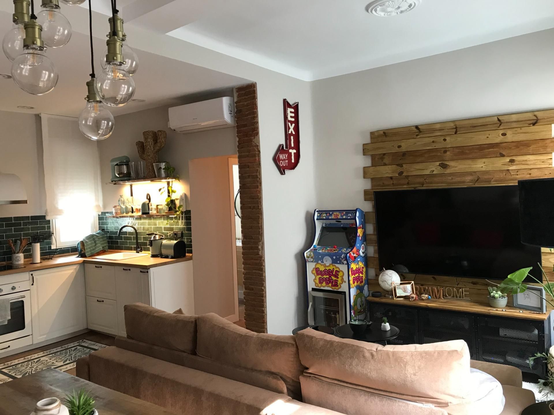 Sala d'estar de Pis en venda en  Madrid Capital amb Aire condicionat i Calefacció