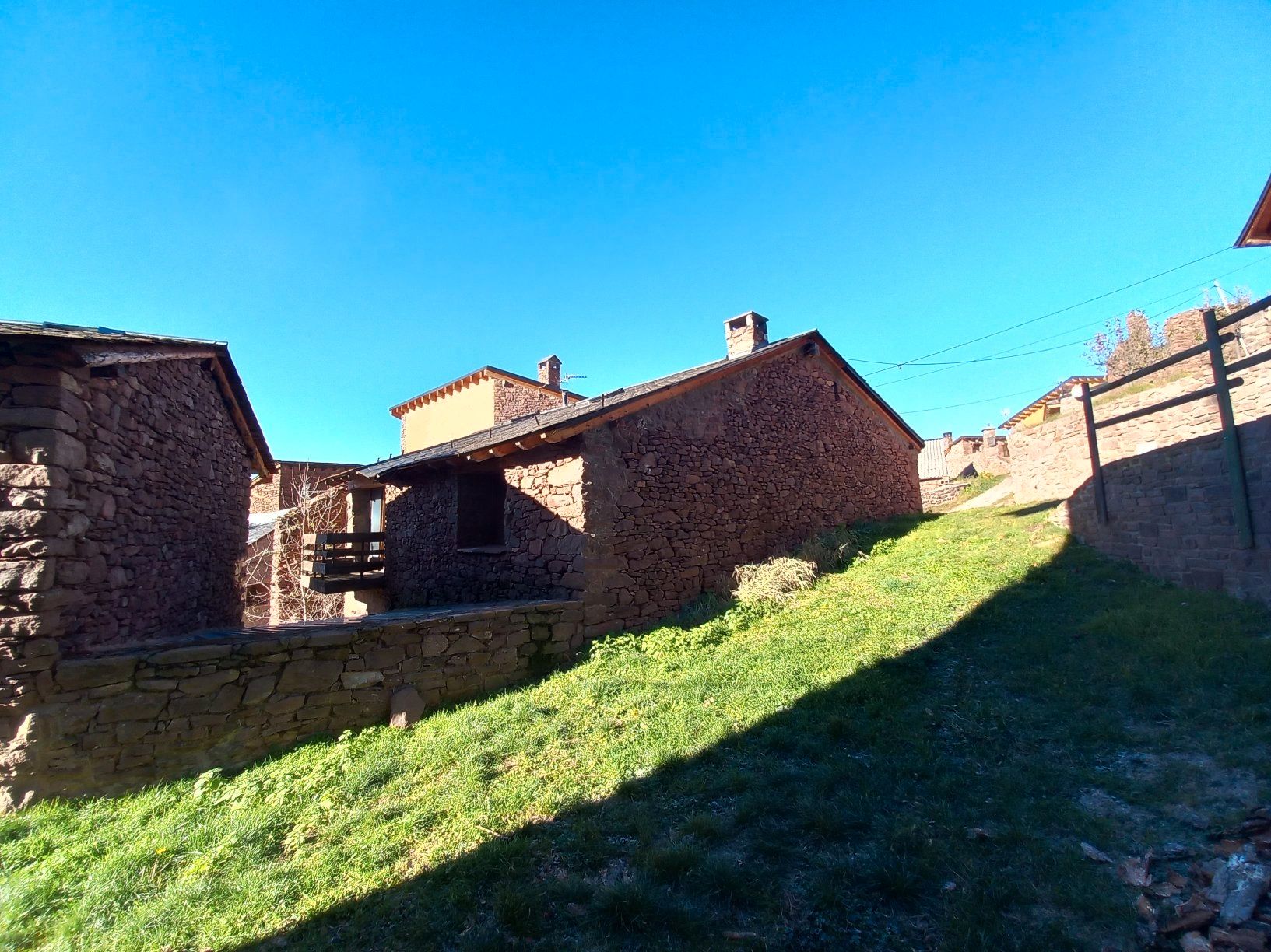 Vista exterior de Casa o xalet en venda en Montferrer i Castellbò amb Calefacció
