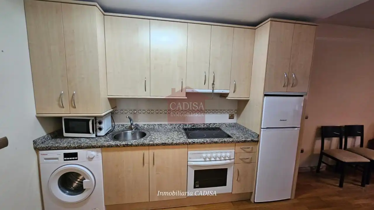 Cocina de Estudio de alquiler en Salamanca con Calefacción y Amueblado