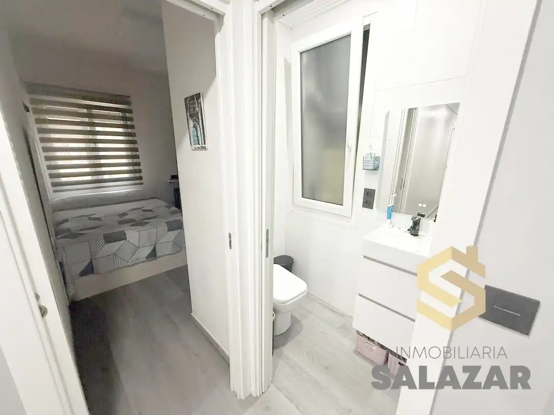 Bathroom of Flat for rent in Bilbao   with Heating