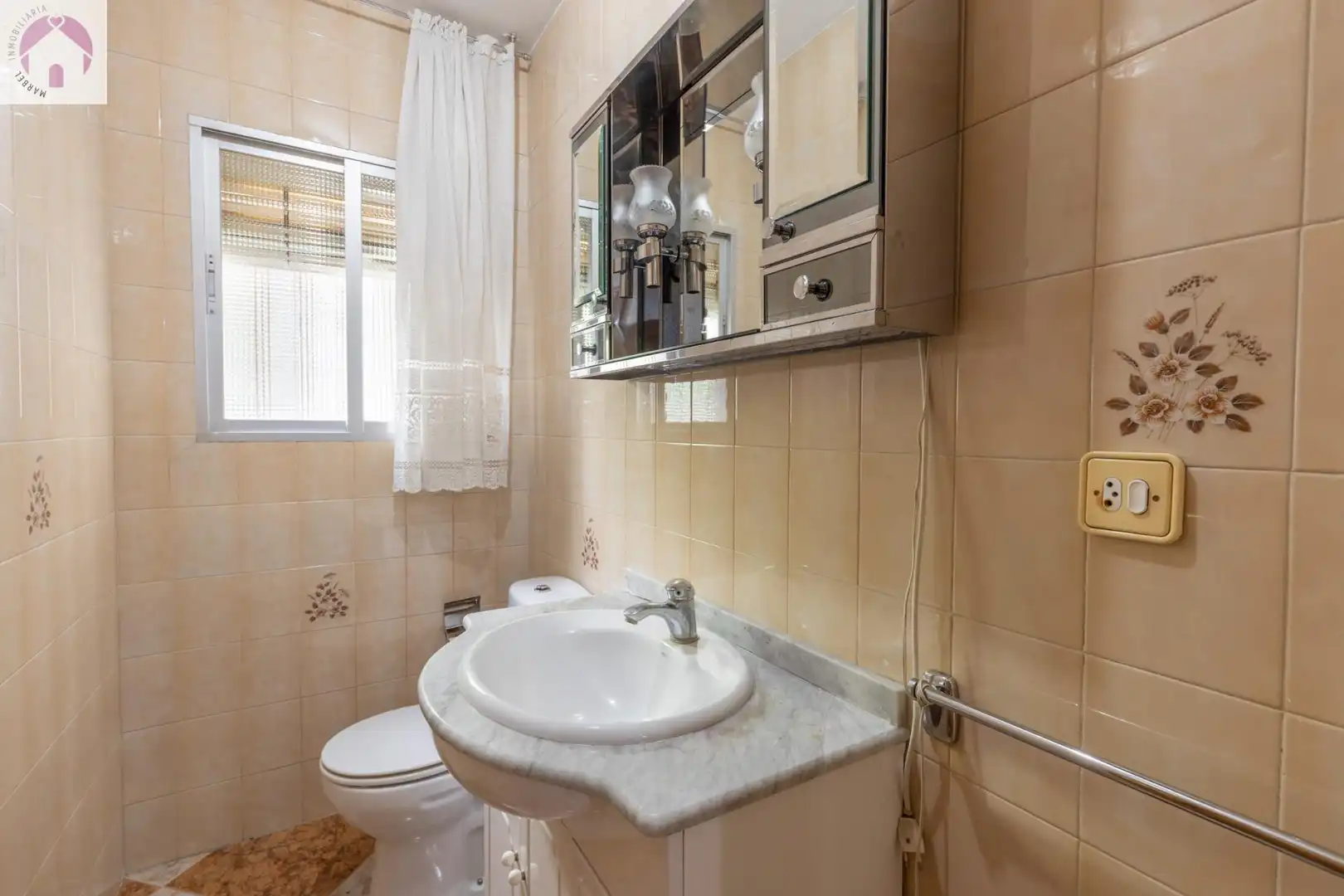 Baño de Casa adosada en venta en Maracena con Aire acondicionado, Calefacción y Terraza