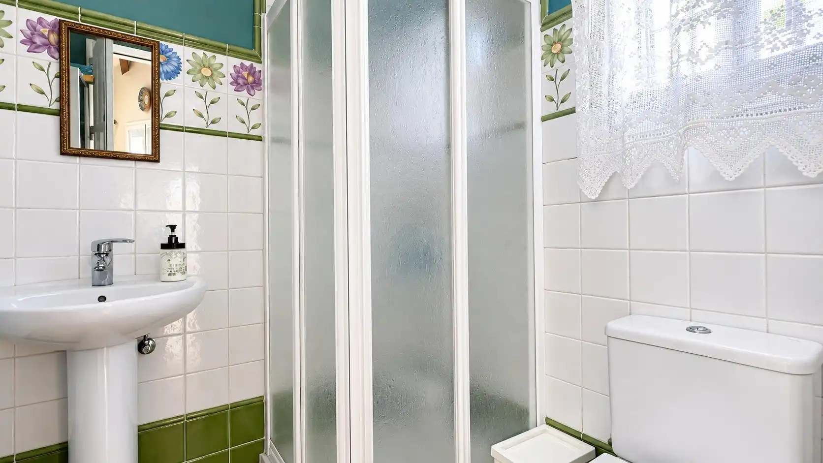 Bathroom of Houses for sale in Coín, Málaga