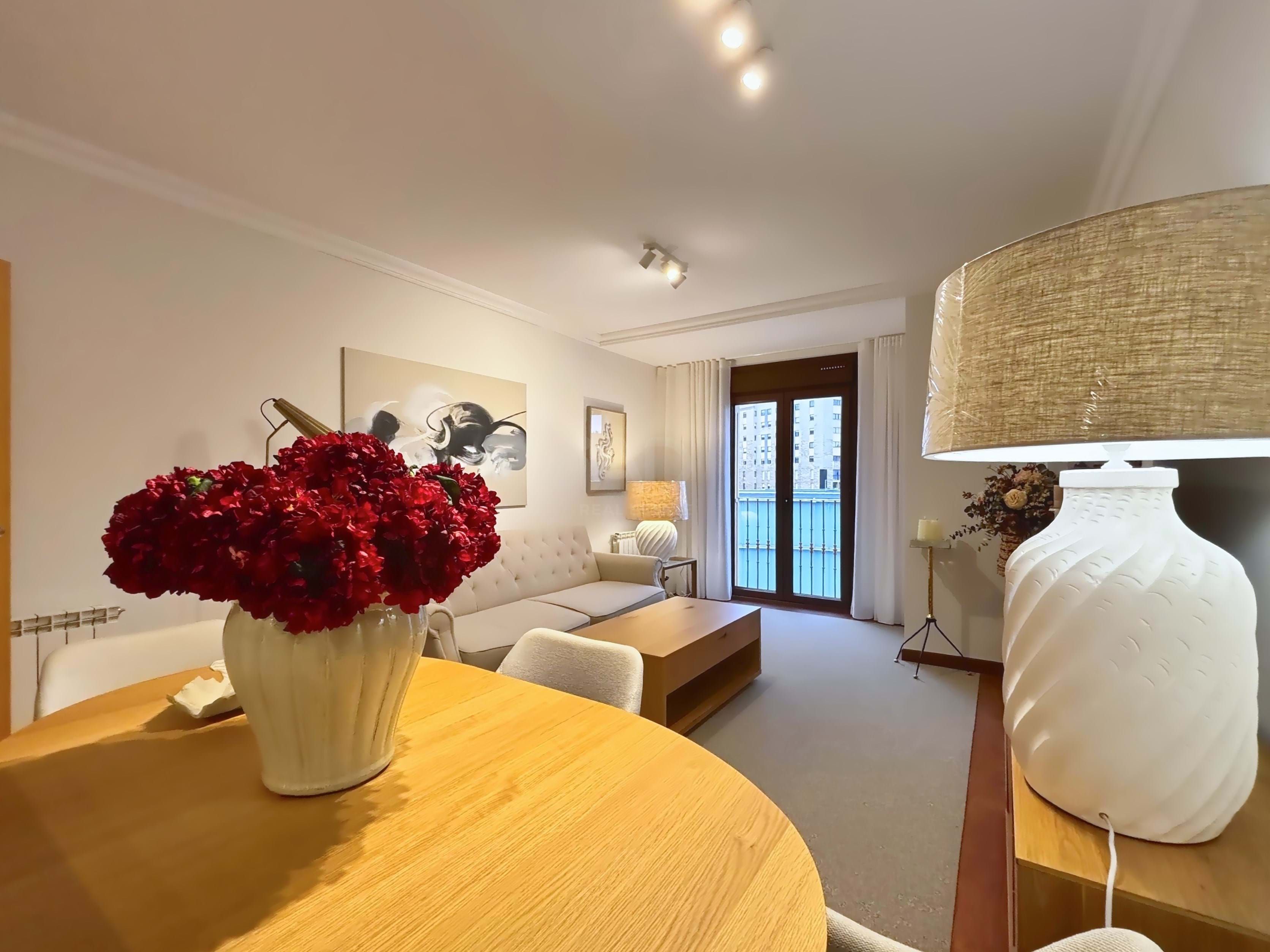 Sala d'estar de Pis en venda en León Capital  amb Calefacció i Terrassa