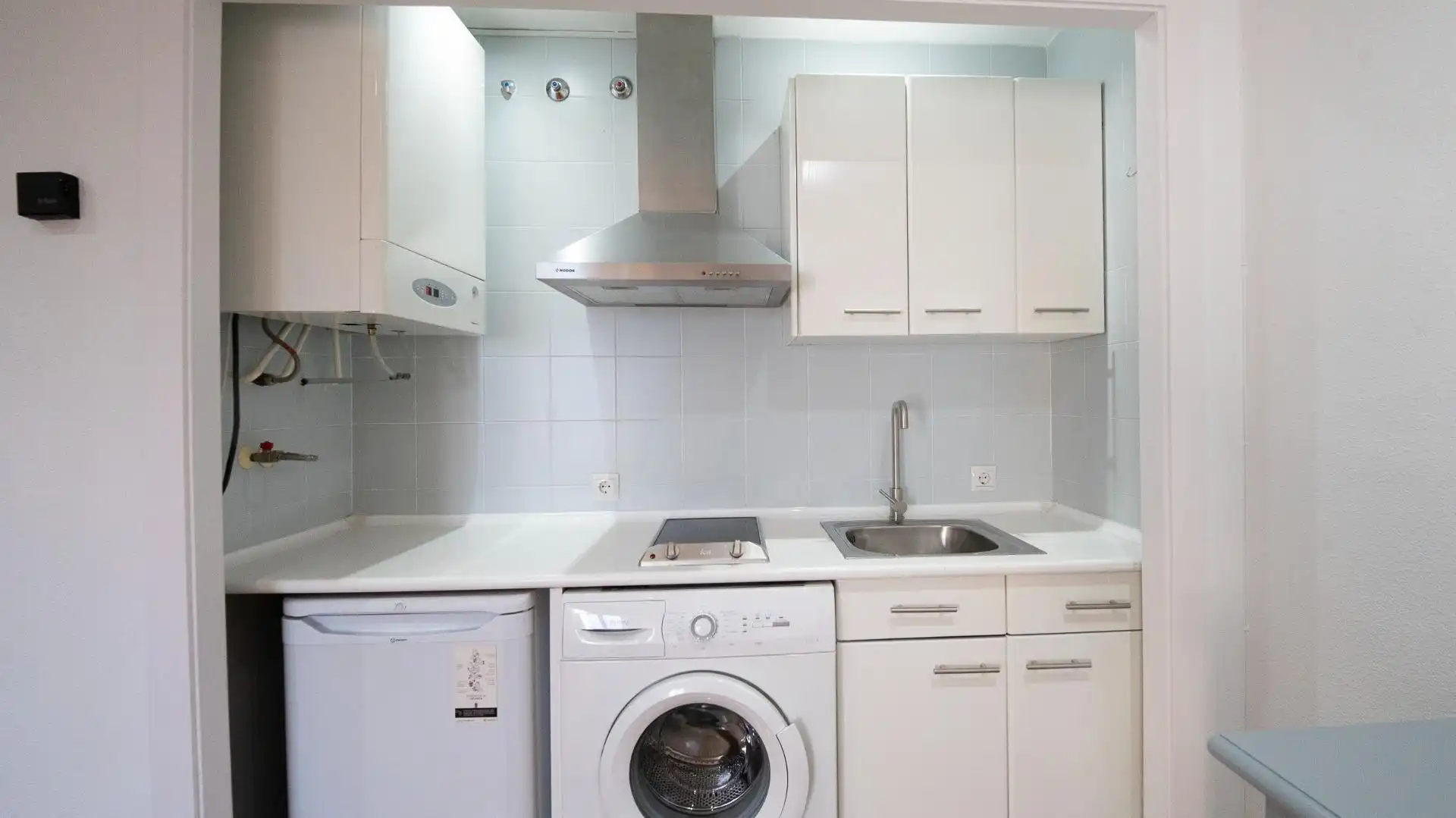 Cocina de Estudio de alquiler en Madrid con Aire acondicionado, Calefacción y Parquet