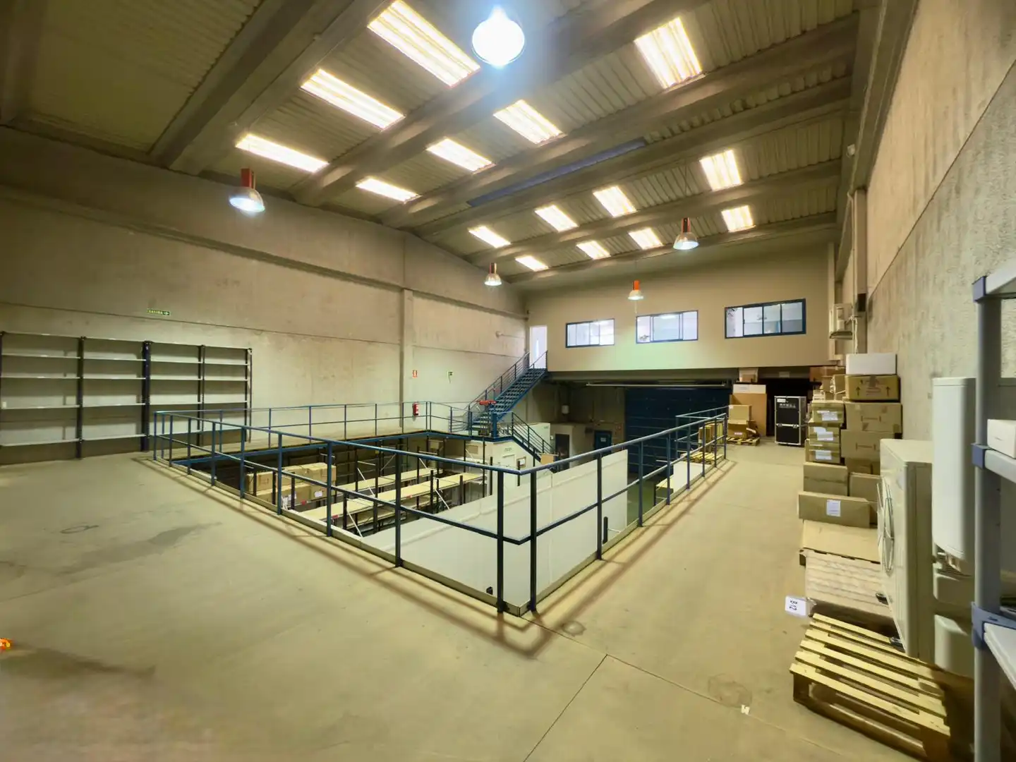 Nave industrial de alquiler en Valle de Elorz / Elortzibar con Calefacción y Alarma
