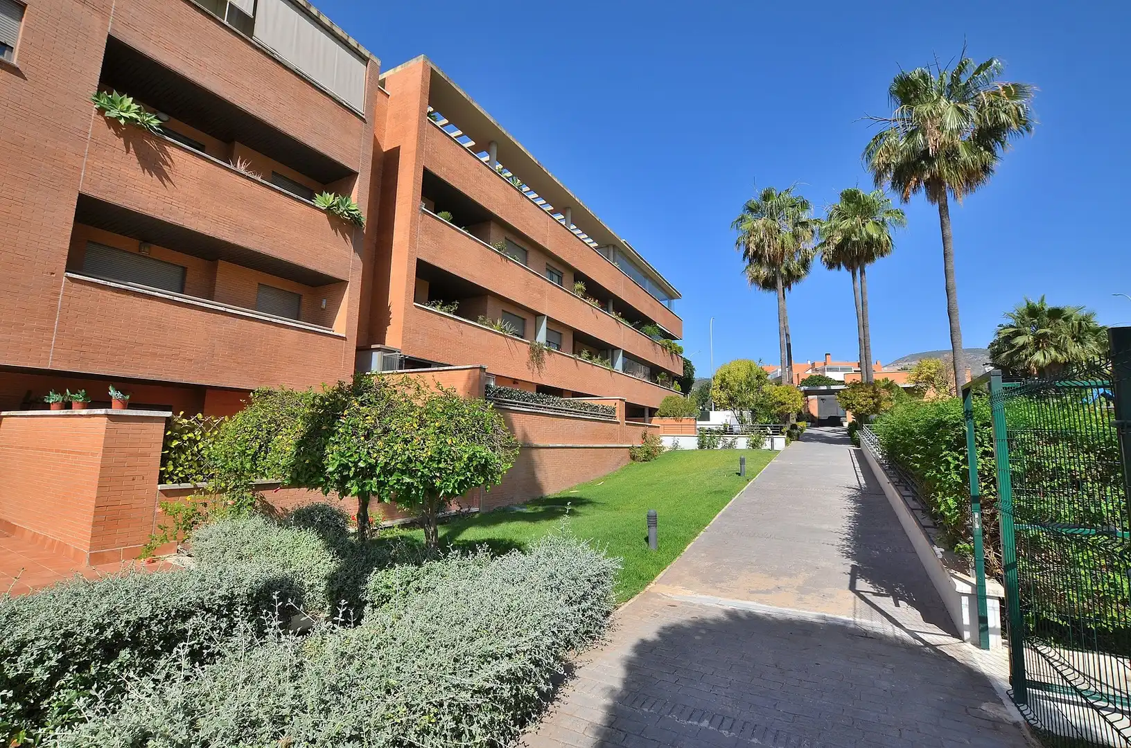Vista exterior de Piso en venta en Torremolinos con Aire acondicionado, Parquet y Terraza