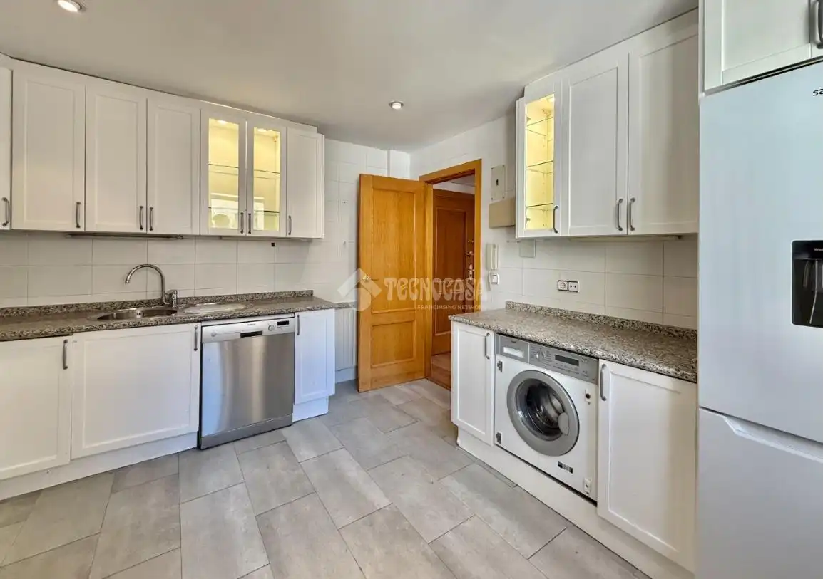 Kitchen of Flat for sale in Madrid  with Air Conditioner, Heating and Storage room