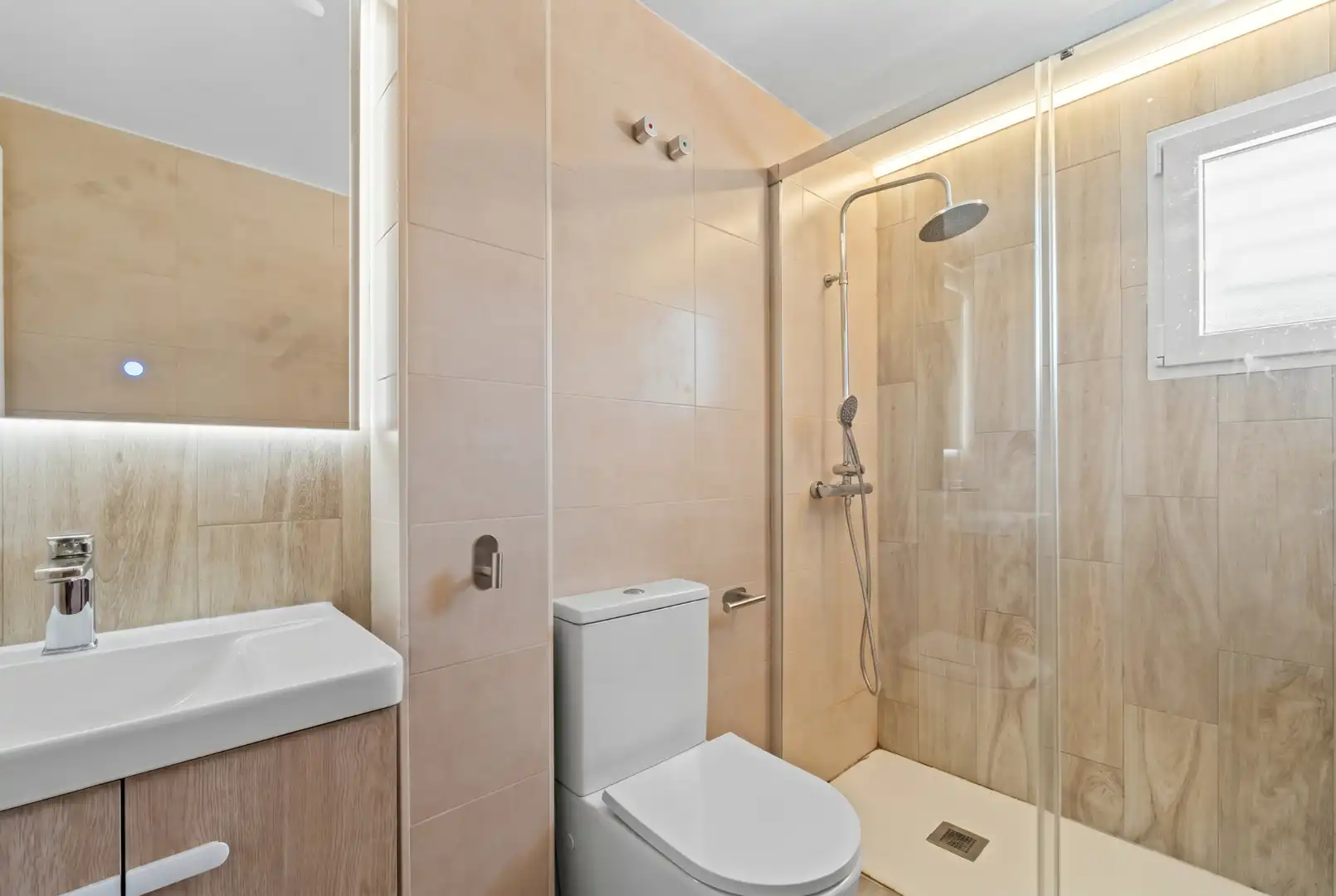 Bathroom of Houses for sale in Mutxamel  with Air Conditioner, Heating and Private garden