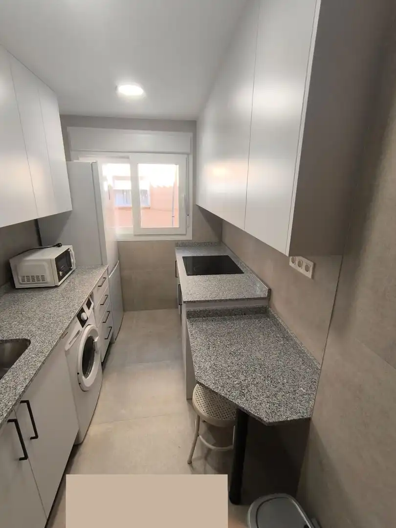 Cocina de Piso de alquiler en Granada con Aire acondicionado, Calefacción y Terraza