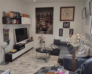 Living room of Flat to rent in  Zaragoza Capital  with Heating, Parquet flooring and Furnished