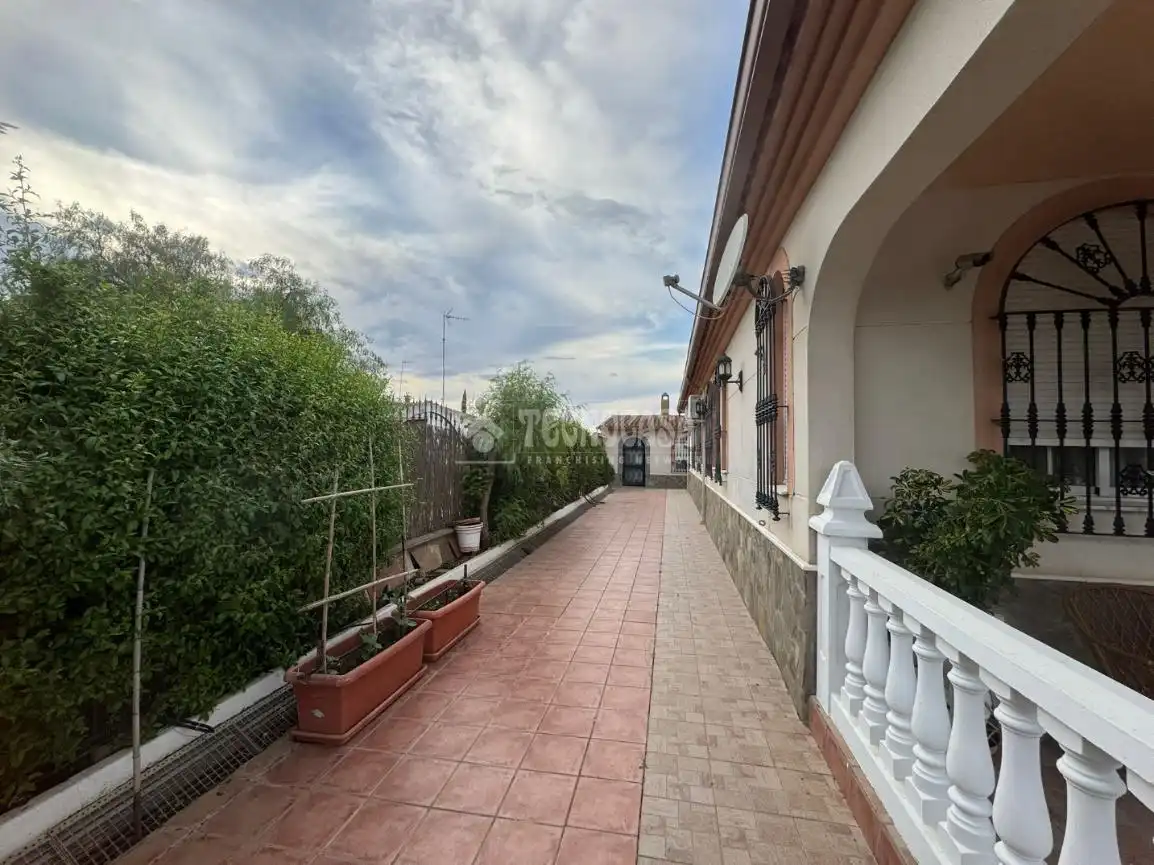 Exterior view of Country homes for sale in Almendralejo  with Air Conditioner and Furnished