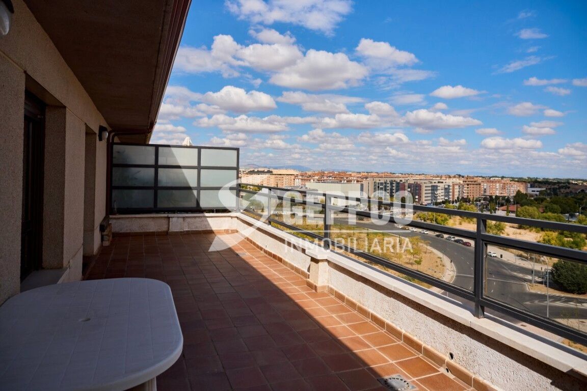 Terrassa de Àtic en venda en  Madrid Capital amb Terrassa, Traster i Piscina comunitària