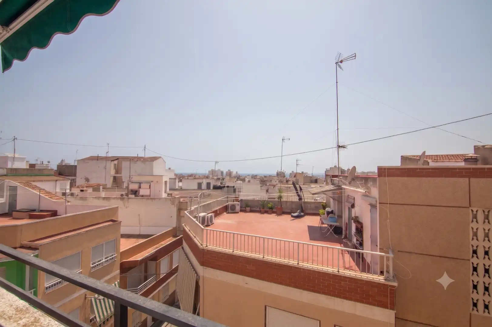 Vista exterior de Pis en venda en Santa Pola amb Aire condicionat, Terrassa i Moblat