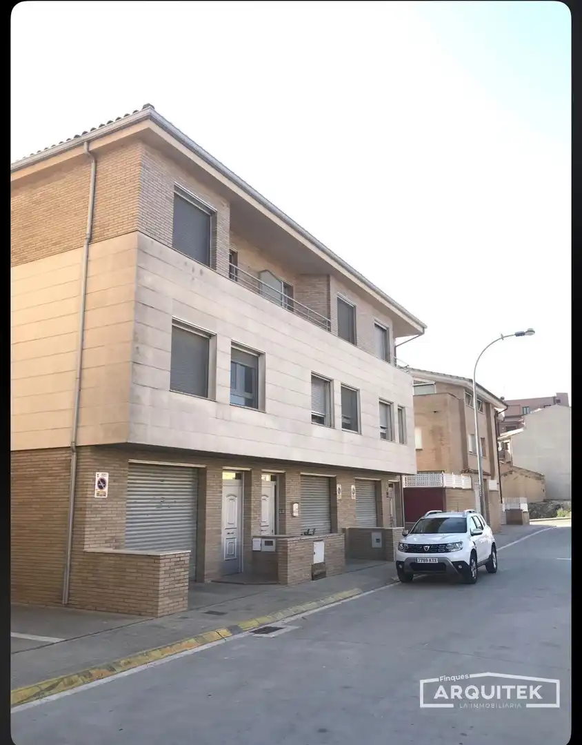Adossat amb jardí en venda a Bassa del Pou