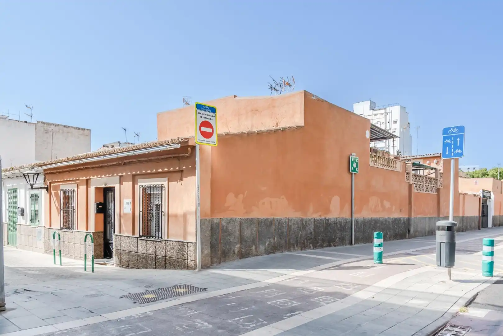 Casa adosada en venda a Els Hostalets