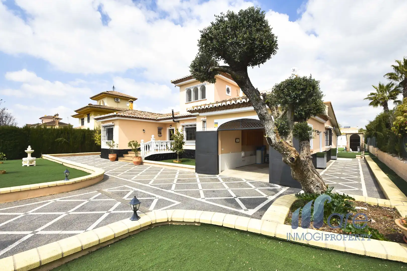Vista exterior de Casa o chalet en venta en Atarfe con Aire acondicionado, Jardín privado y Piscina