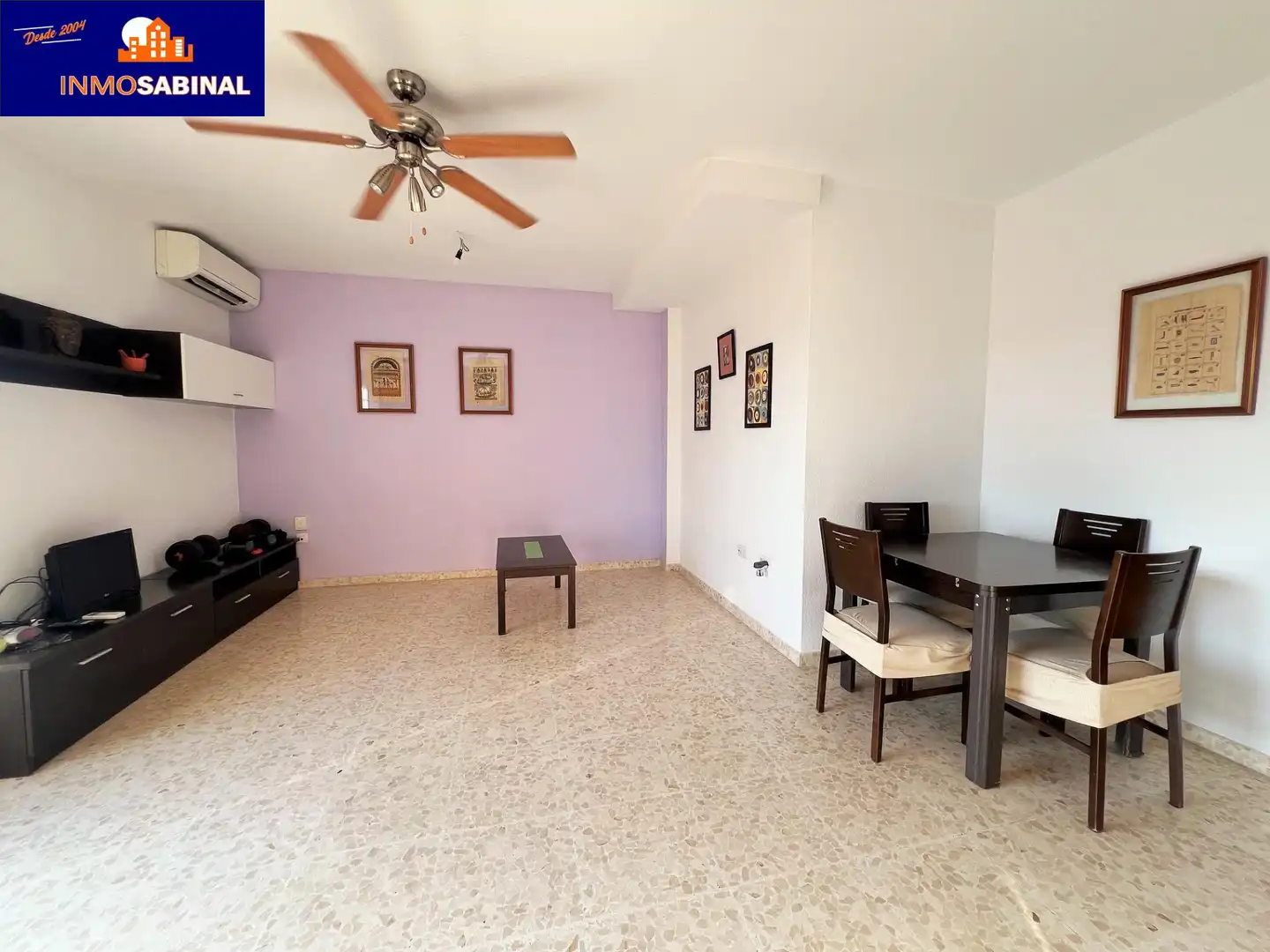 Sala de estar de Piso en venta en Roquetas de Mar con Aire acondicionado, Terraza y Piscina comunitaria