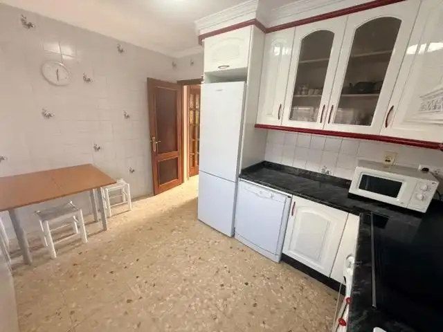 Cuina de Casa o xalet en venda en Sanxenxo amb Jardí privat, Terrassa i Moblat