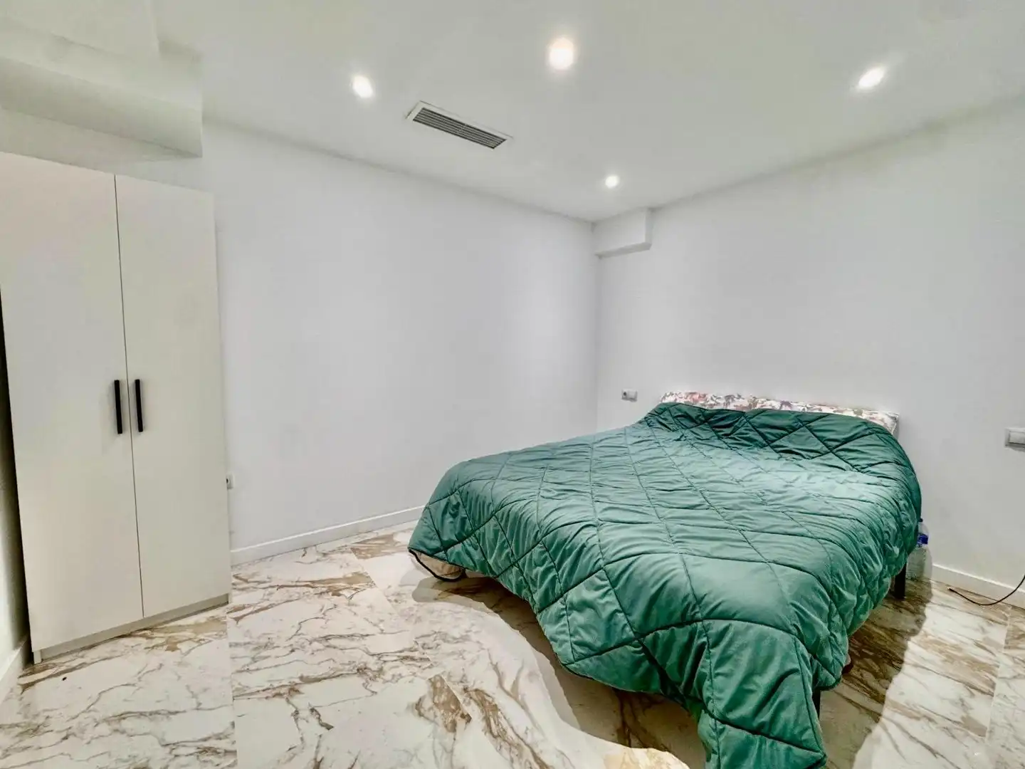 Flat for sale in Alicante / Alacant  with Air Conditioner, Heating and Furnished
