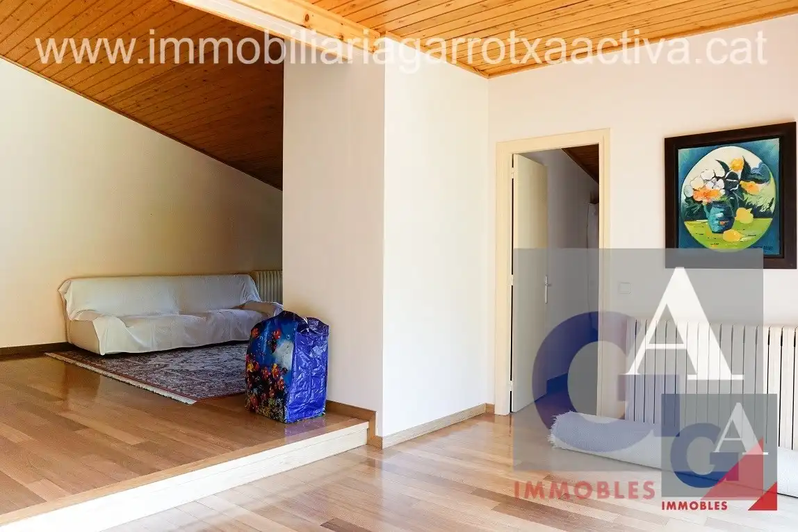 Casa rústica amb terrassa en venda a Sant Joan Les Fonts, imagen 17