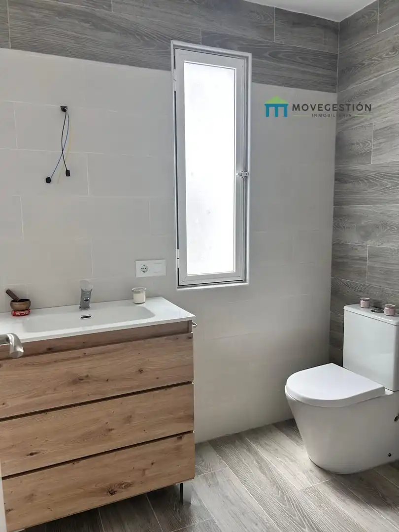 Badezimmer von Wohnung zur Miete in Prado del Rey mit Balkon