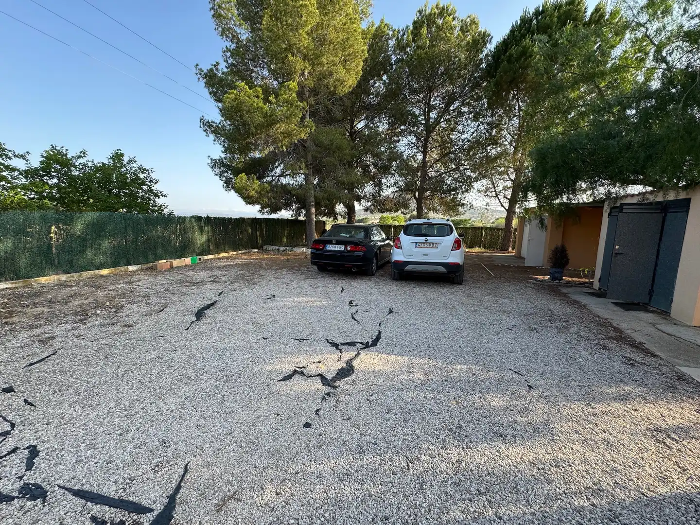 Aparcament de Casa o xalet en venda en Villena amb Aire condicionat, Jardí privat i Terrassa