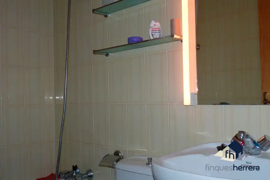 Baño de Apartamento de alquiler en Llívia con Calefacción, Parquet y Trastero