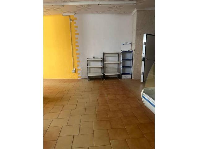 Local comercial en Alquiler en Calle Combat en Cervera
