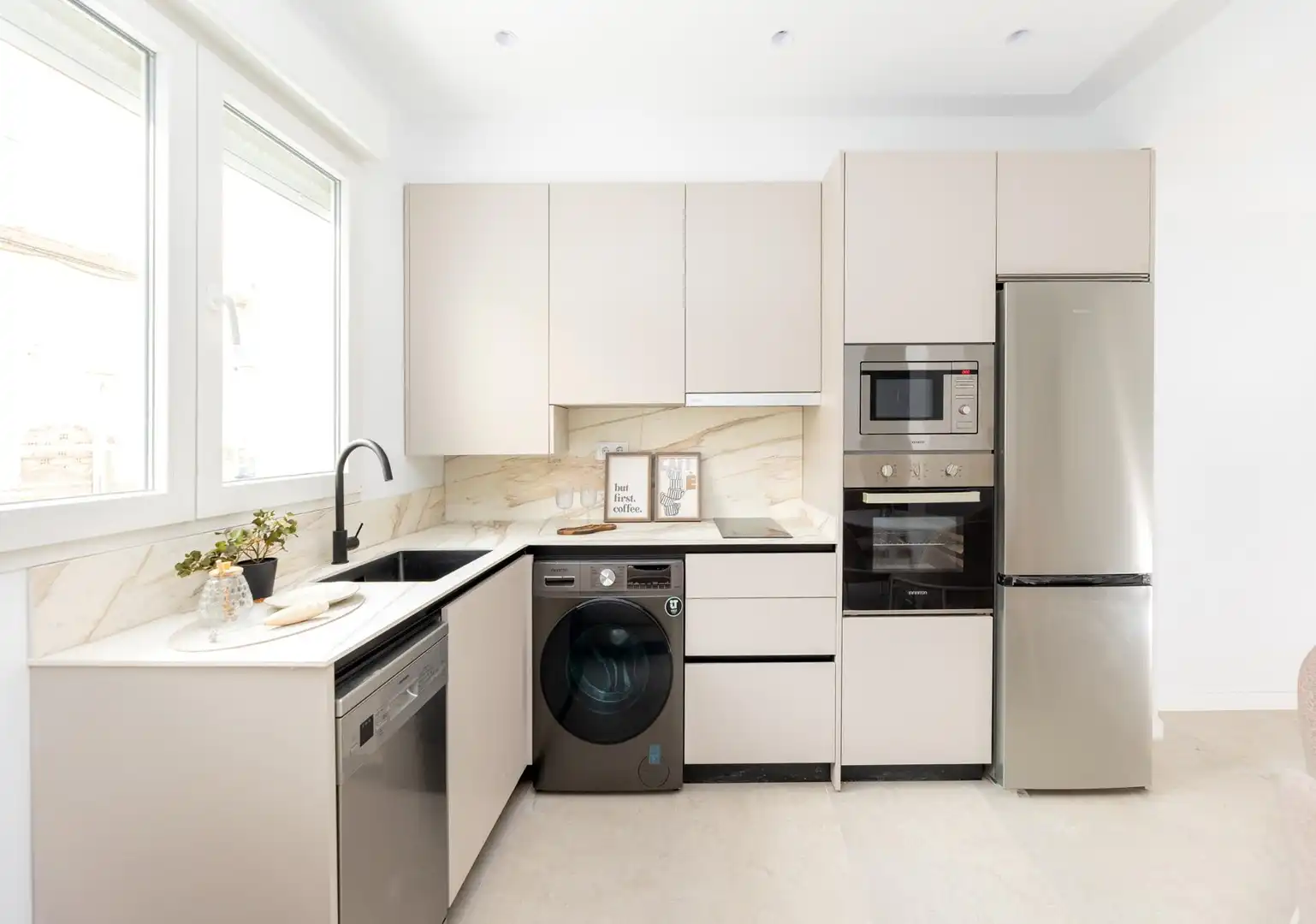 Kitchen of Apartments for sale in Granada  with Air Conditioner, Heating and Furnished