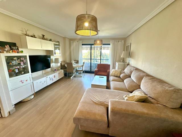 Piso en Venta en Avenida Avenida de la Deportista Miriam Blasco, 7 en Albufereta