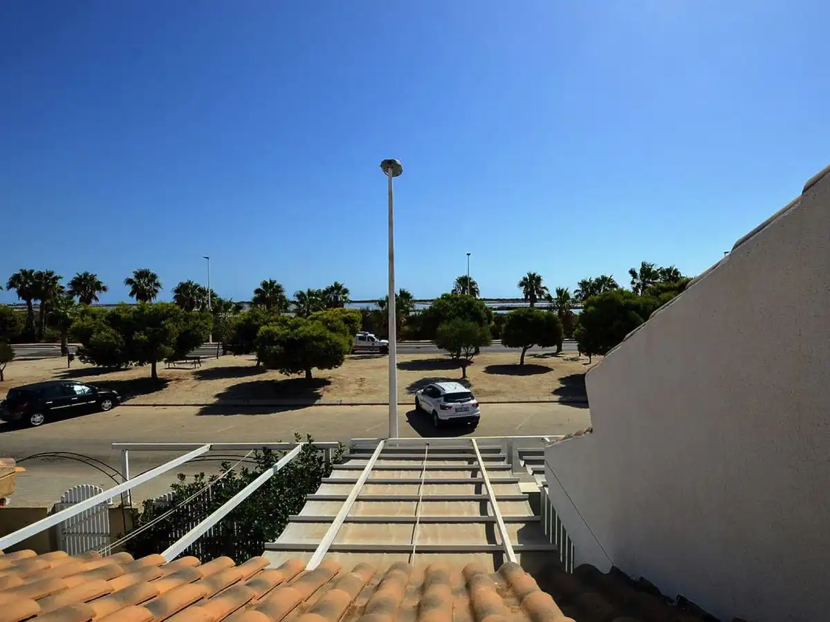 Vista exterior de Casa o chalet en venta en San Pedro del Pinatar con Aire acondicionado, Jardín privado y Terraza
