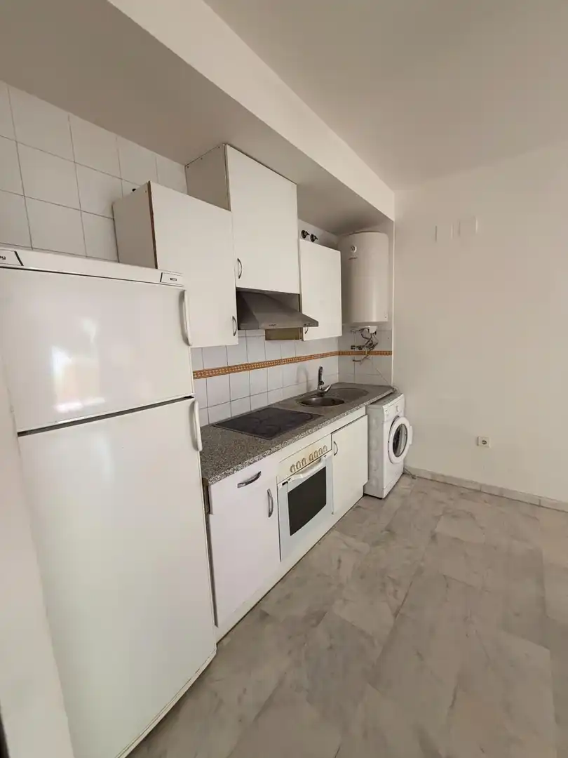 Cocina de Apartamento en venta en Fuengirola con Terraza y Piscina comunitaria