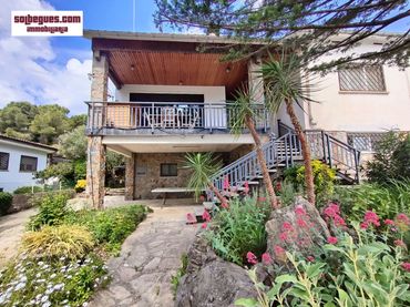 Casa amb piscina en venda a Begues