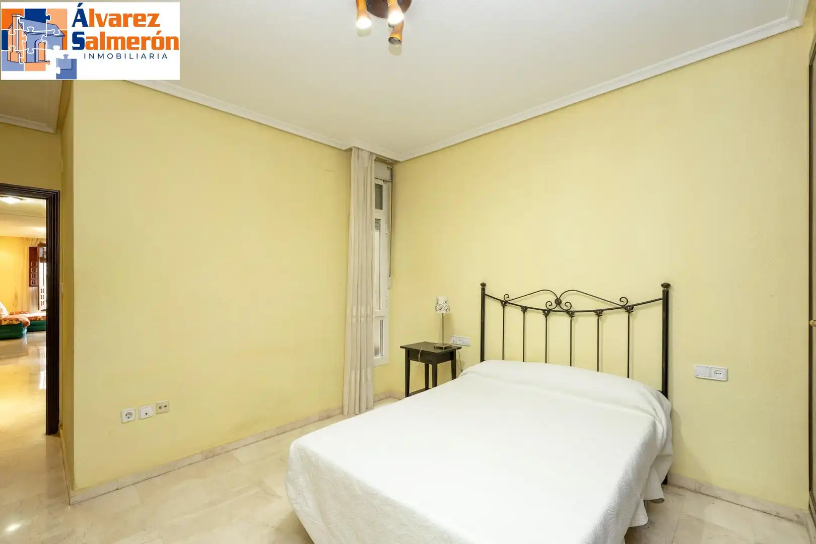Bedroom of Flat for sale in Granada