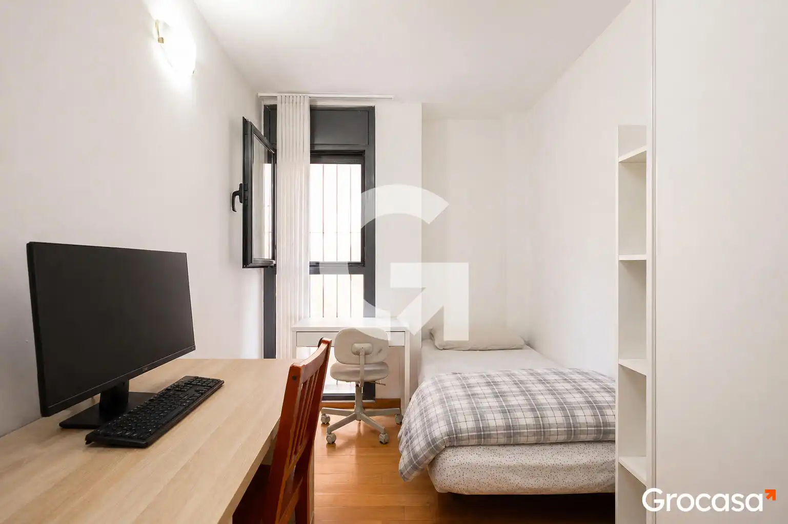 Bedroom of Duplexes for sale in L'Hospitalet de Llobregat  with Air Conditioner, Heating and Terrace