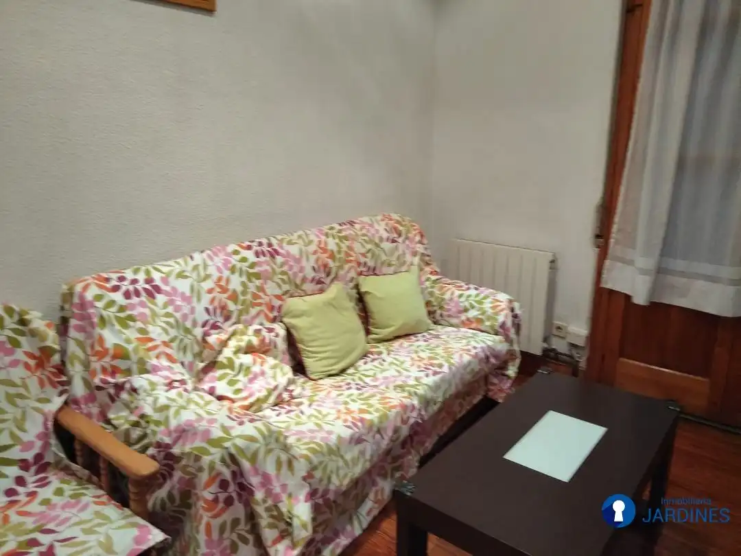 Living room of Flat for rent in Bilbao   with Heating