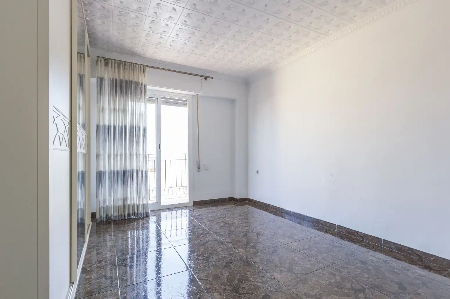Habitación de Piso en venta en Valencia con Balcón