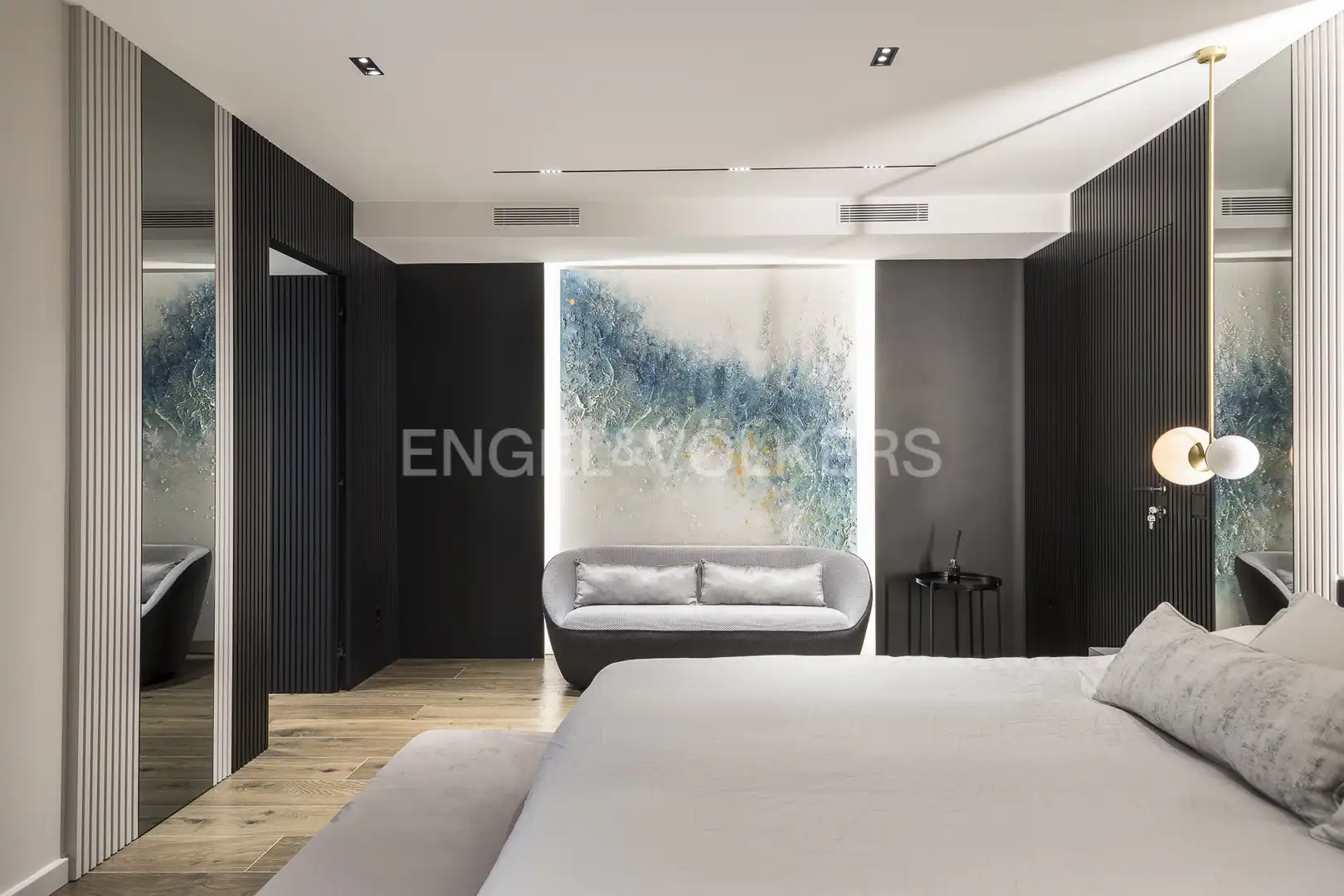 Bedroom of Attic for sale in Barcelona  with Air Conditioner, Heating and Terrace